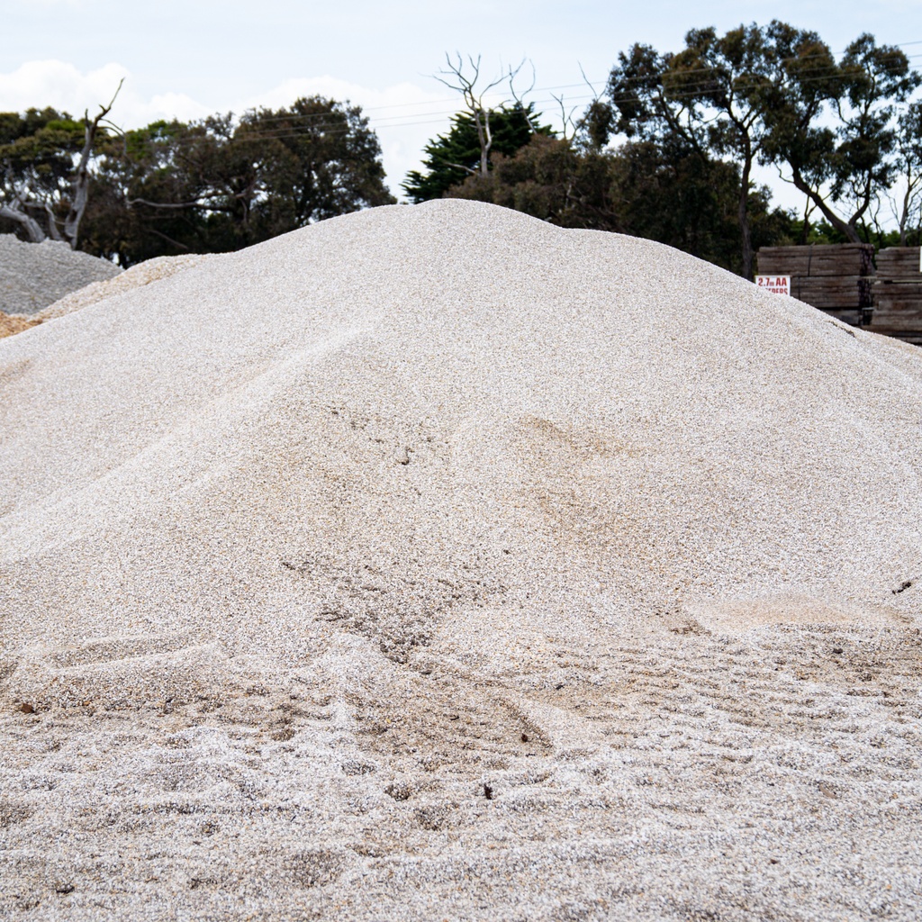 7MM CREAM PEBBLES (PEA GRAVEL)