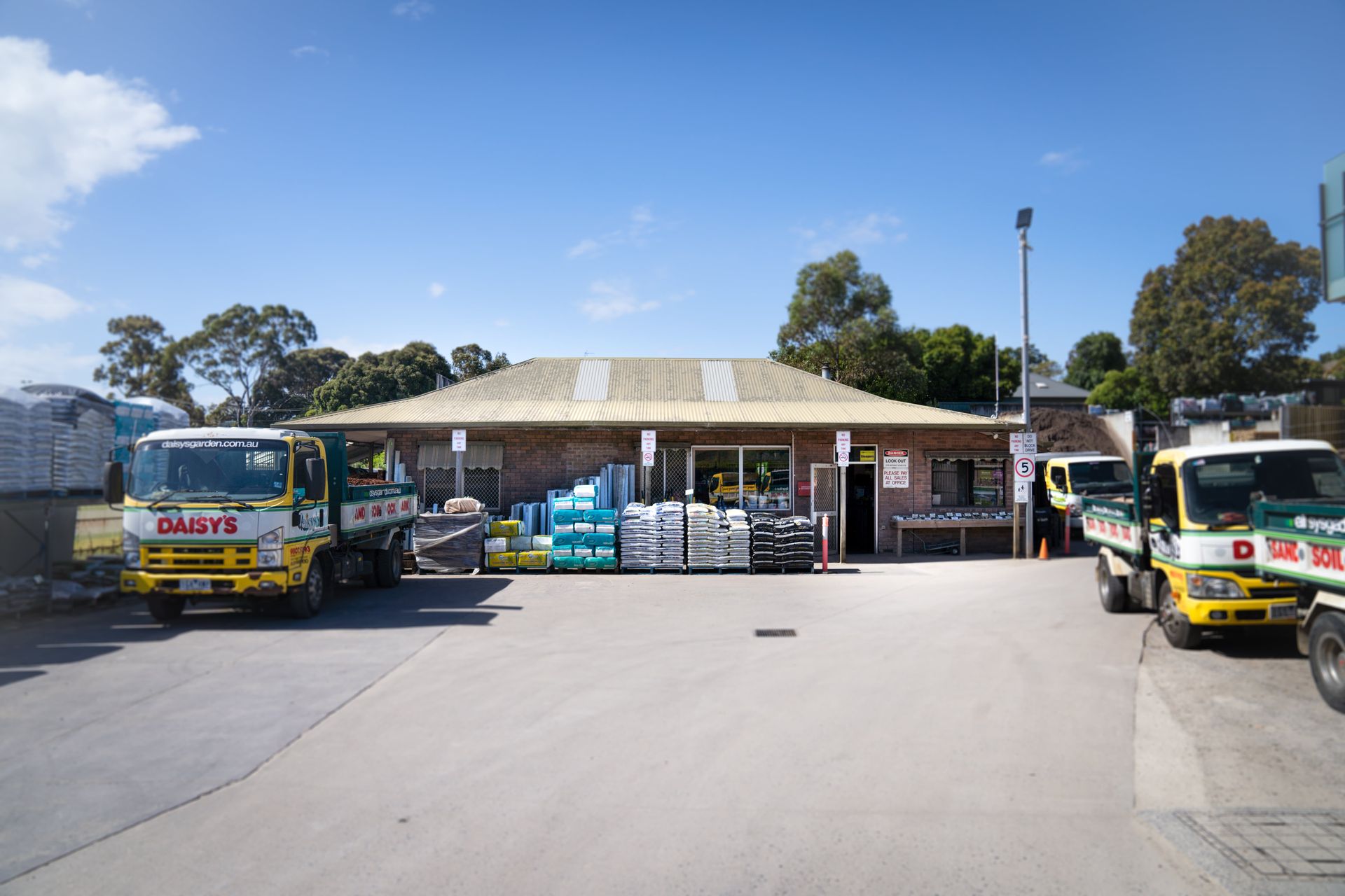 Ashwood Daisy's Garden Supplies