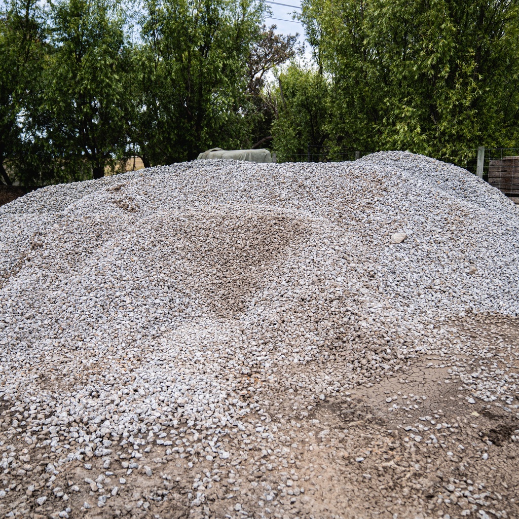 40MM GRANITE SCREENINGS | Daisy's Garden Supplies